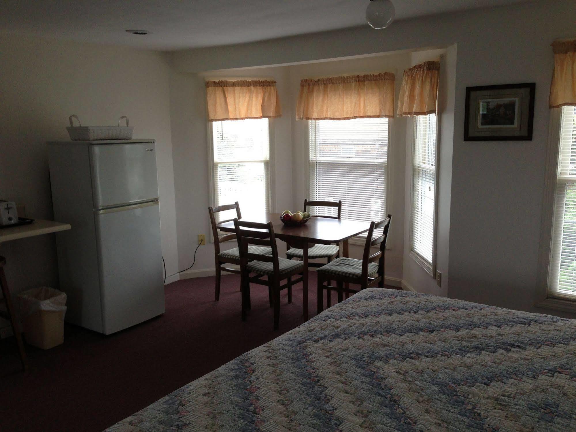 Lynwood Inn Йорк Екстериор снимка